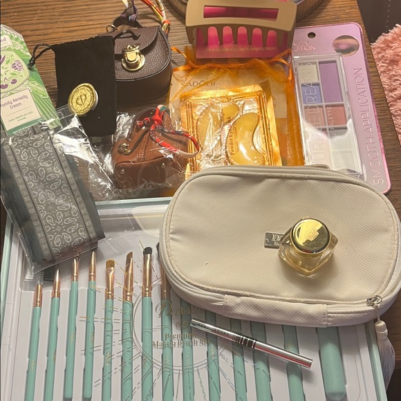 Pastel Blue Makeup Brush Set - Picture 1 of 6